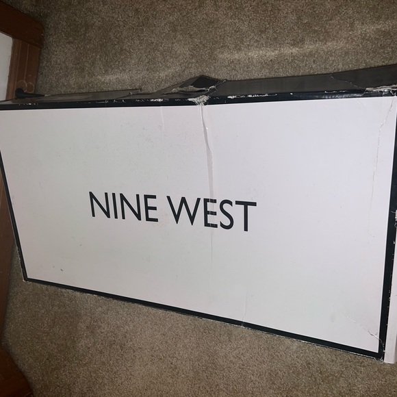 Women’s, Nine West, over the knee boots, dark brown, size 9.5, never been worn - Picture 5 of 7